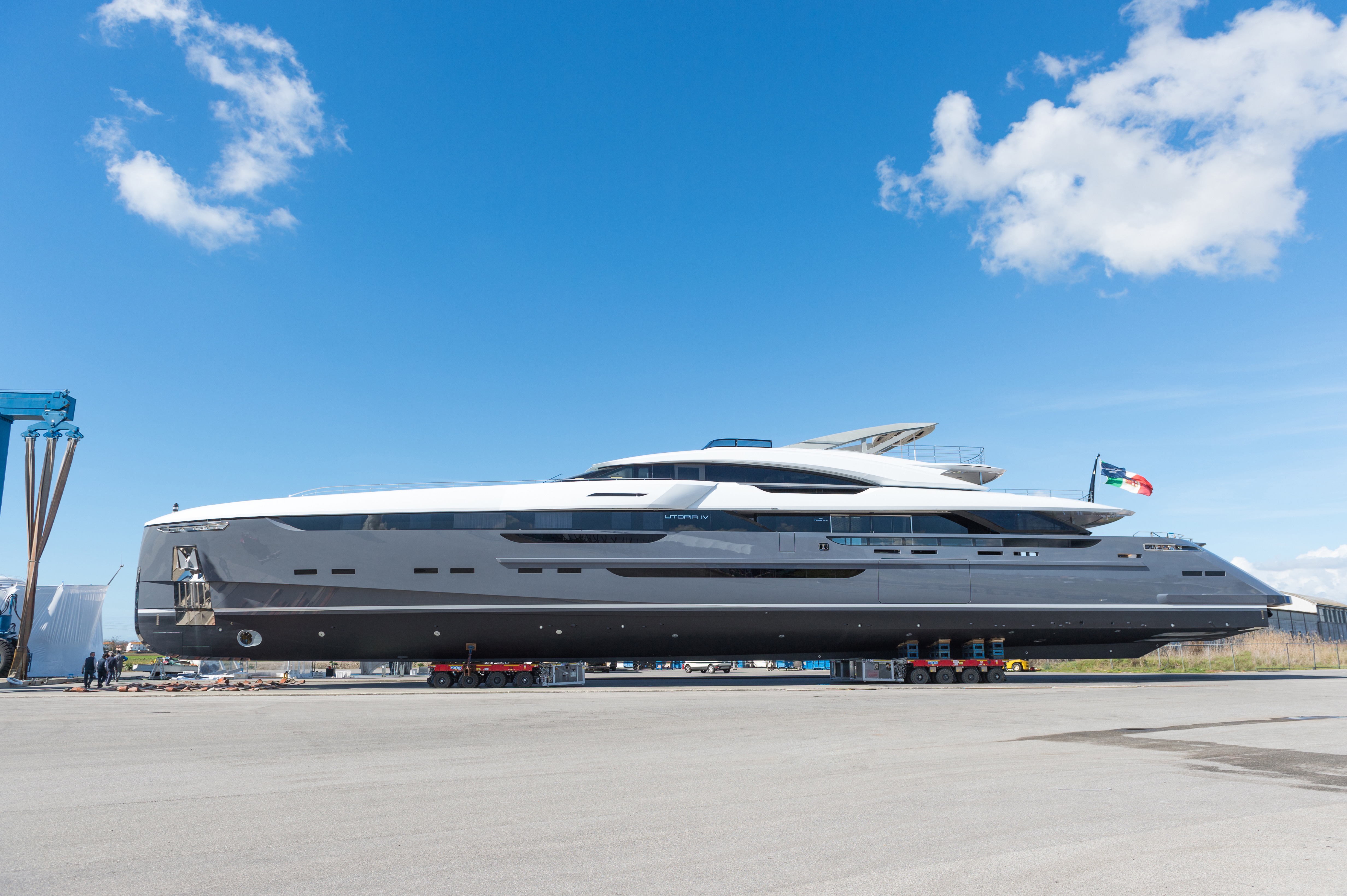 who owns mega yacht utopia